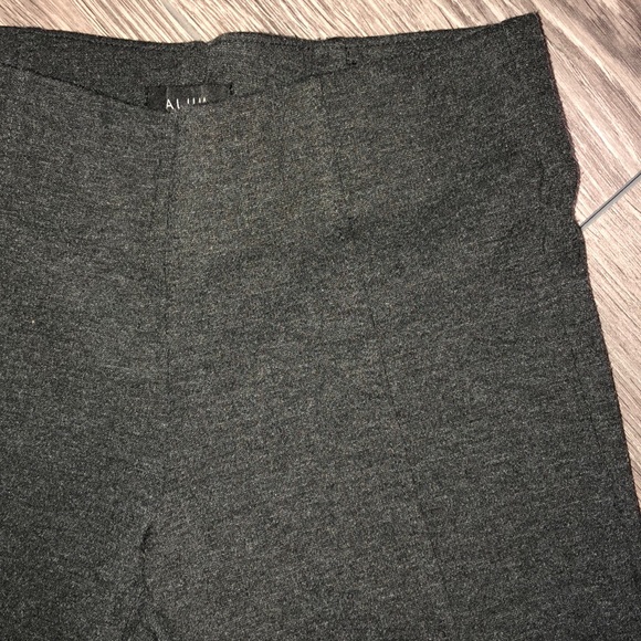 Aritzia Talula stretch leggings size 2 - Picture 3 of 4